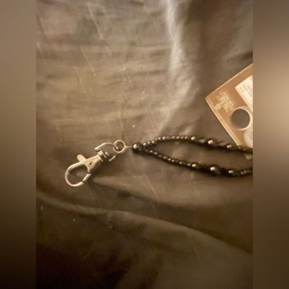 BLACK KEYHOLDER LAYNARD NECKLACE - Picture 3 of 5